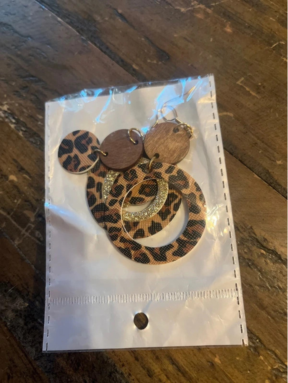 0048 Brand New Leopard Print & Gold Glitter Tiered Boho Drop Earrings
